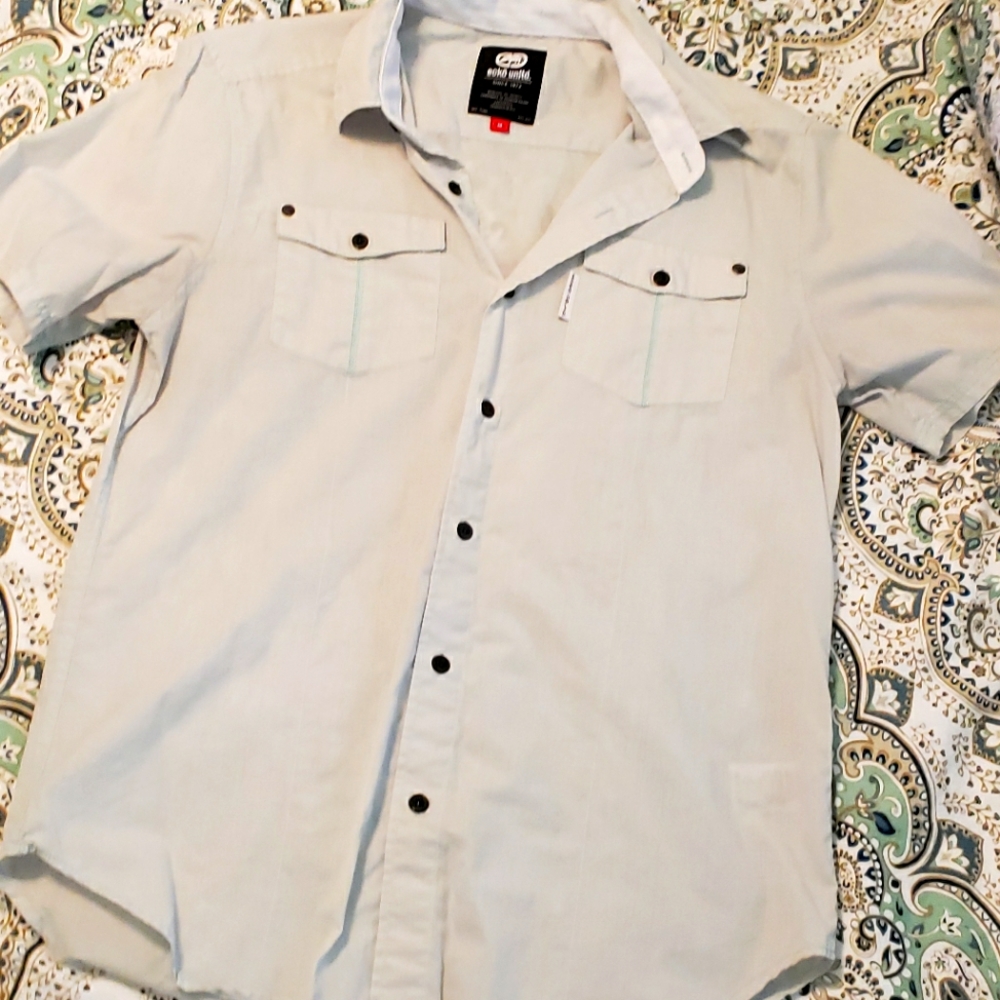 3 for $10 💖 Mint men's button up Ecko size medium